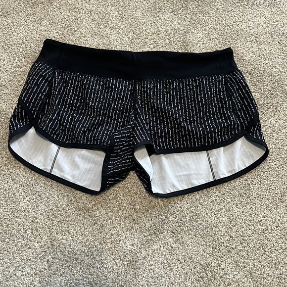 lululemon athletica Pants - EUC RARE Lululemon speed shorts 2.5